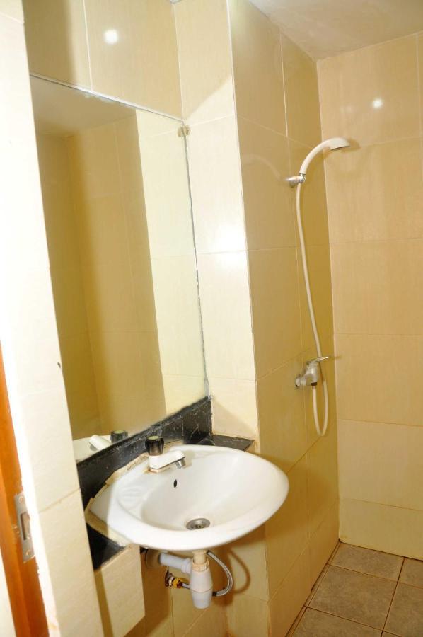 Hotel Ams Penthouse Giacarta Esterno foto