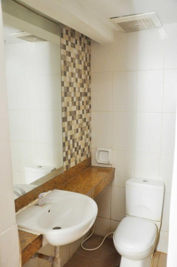 Hotel Ams Penthouse Giacarta Esterno foto