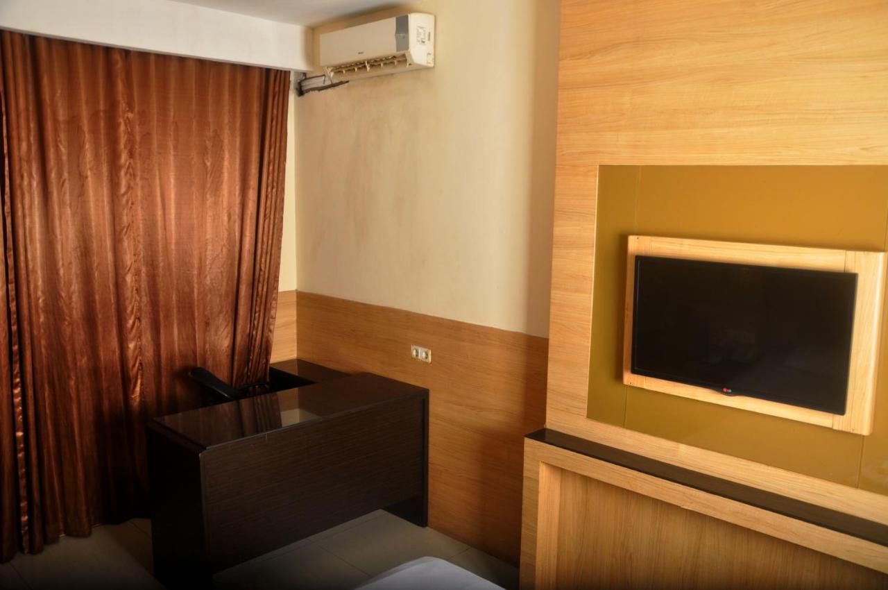 Hotel Ams Penthouse Giacarta Esterno foto