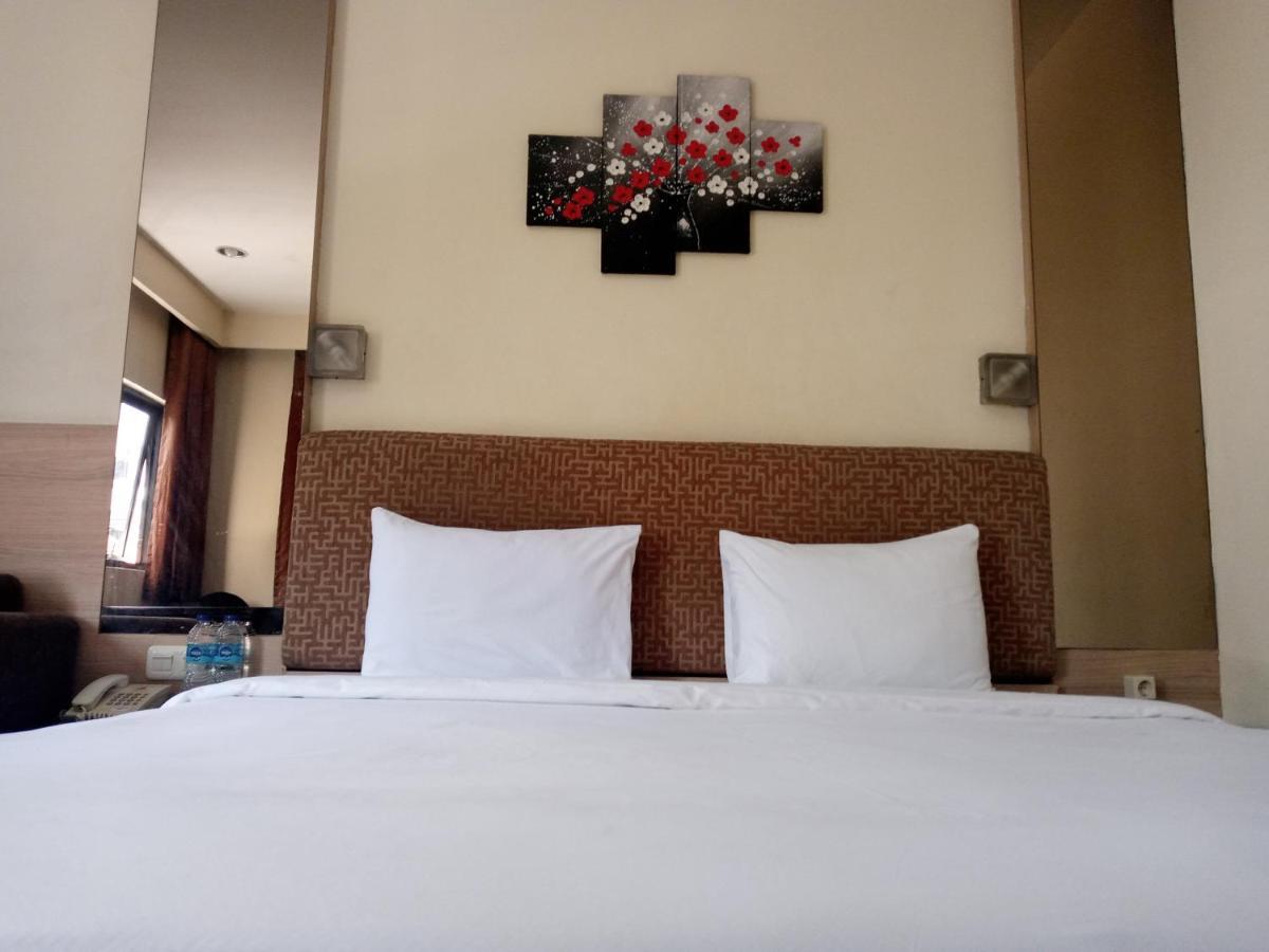 Hotel Ams Penthouse Giacarta Esterno foto